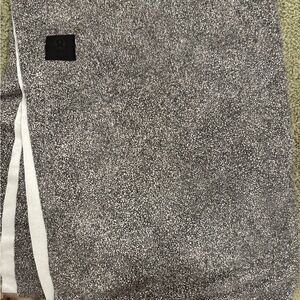 Lululemon Gray and White Patterned large yoga mat towel “The Towel” 26x71
